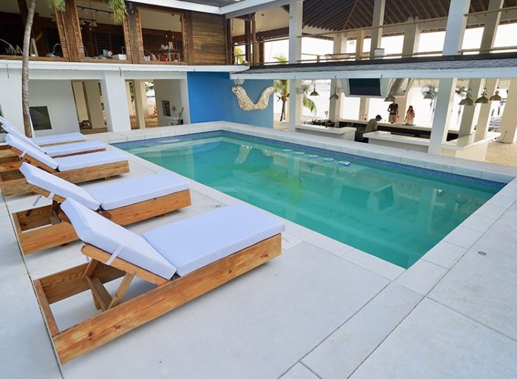 Luna Beach Pool