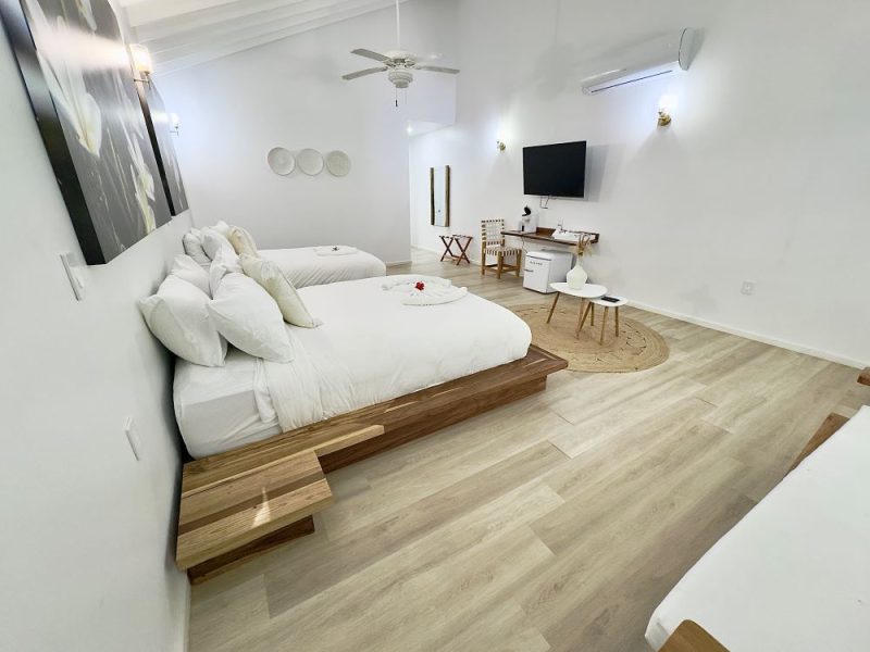 double suite roatan jasmine